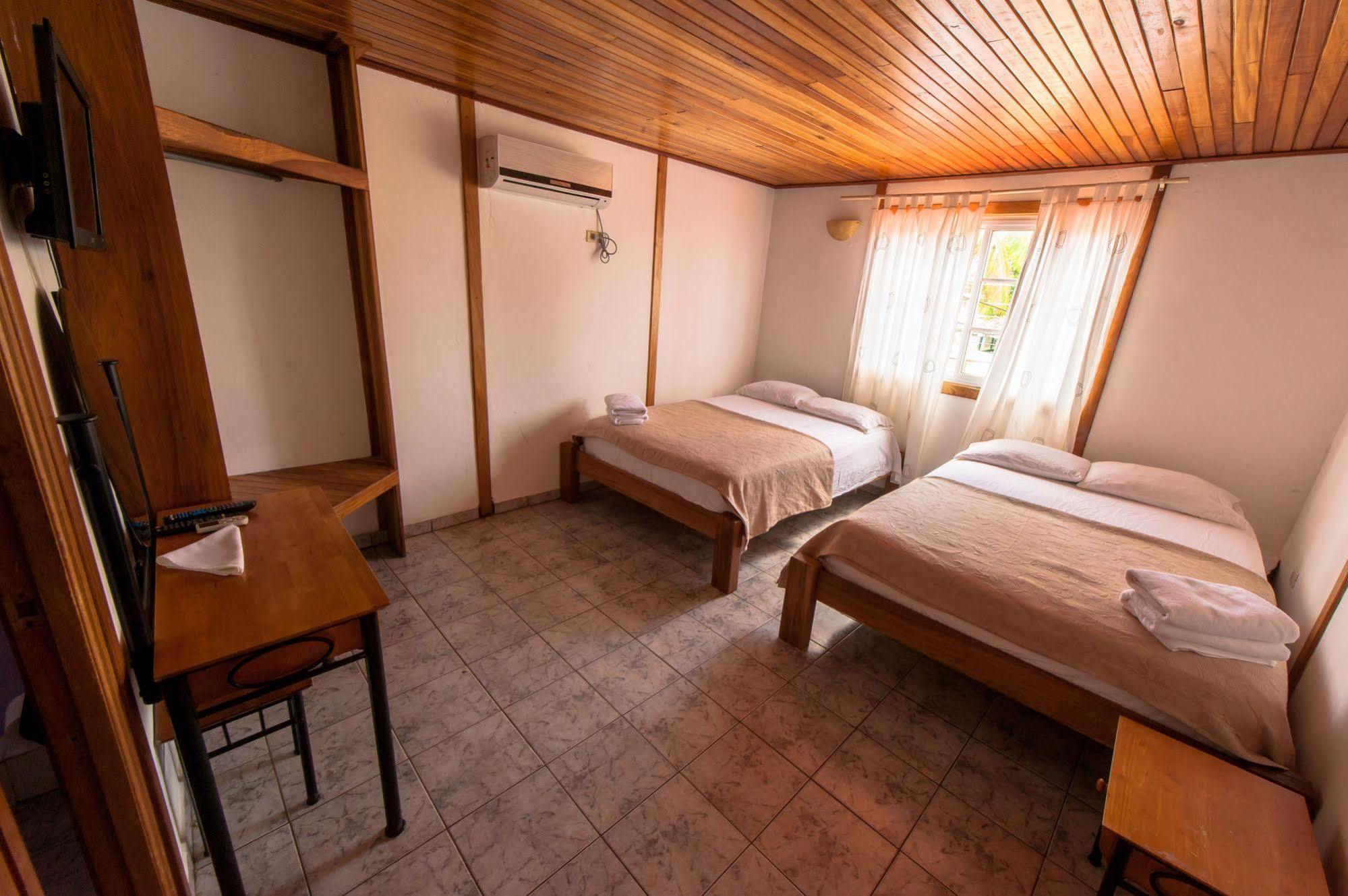 Hotel Posada Los Delfines Μπόκας ντελ Τόρο Εξωτερικό φωτογραφία