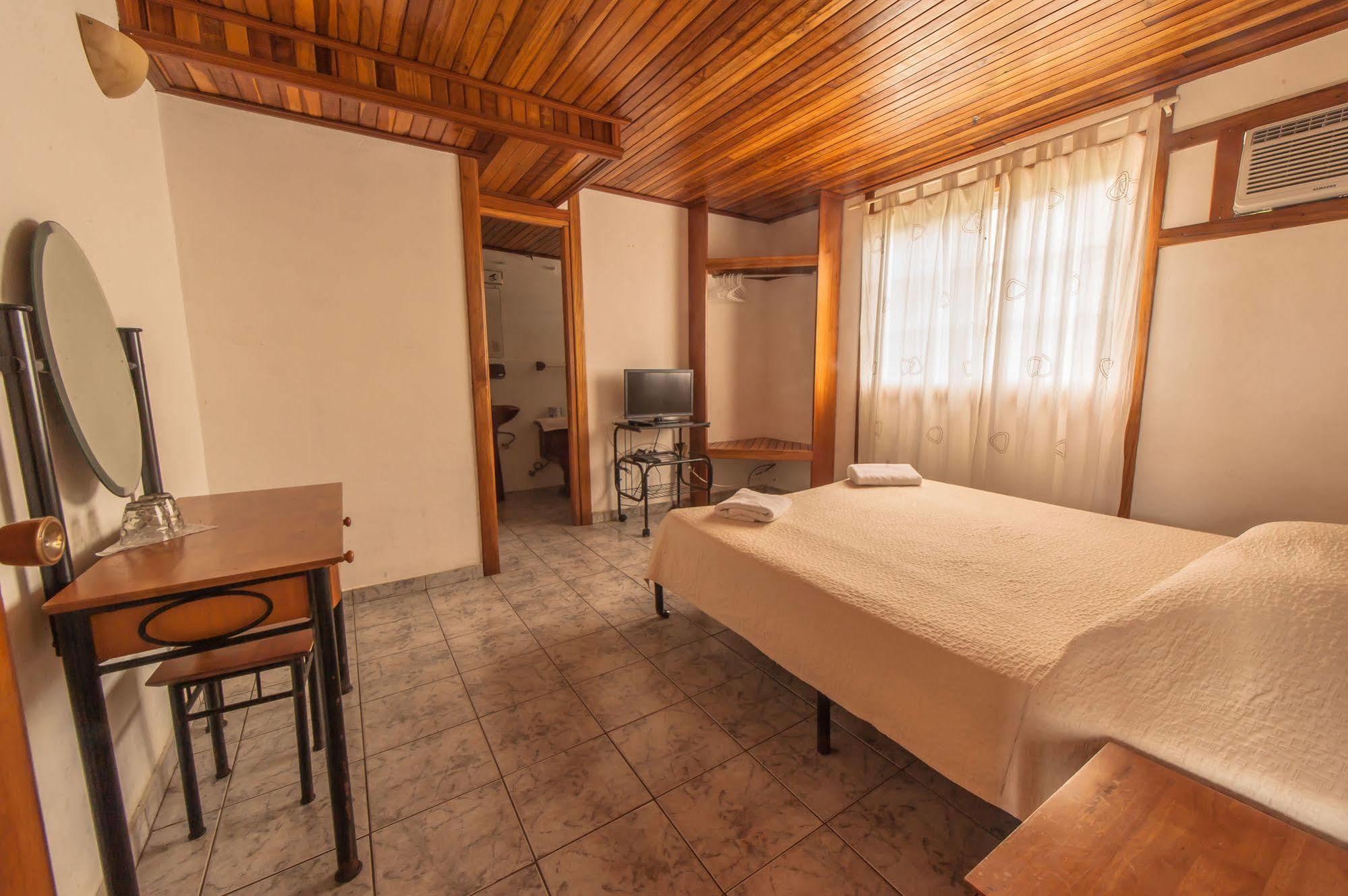 Hotel Posada Los Delfines Μπόκας ντελ Τόρο Εξωτερικό φωτογραφία